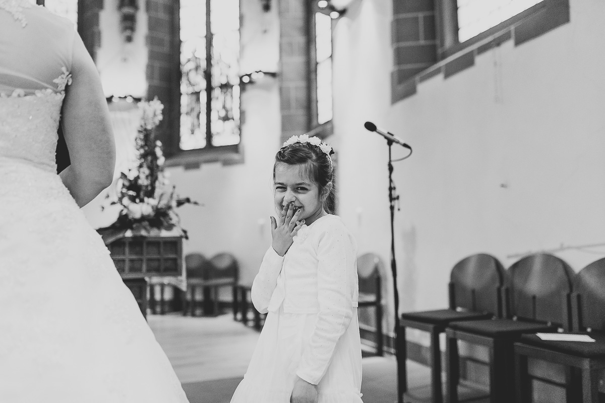 hochzeitsreportage_hochzeitsfotografie_frankfurt_rhein-main_florian_leist_hochzeitsfotograf_carina_kolja_wedding_photography_portrait_jornalismus_hochzeitsjornalismus_0009