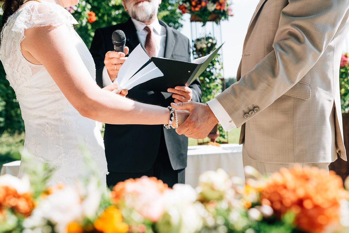 Hochzeit auf dem schönen Weiherhof Wächtersbach hochzeit_jc_weiherhof_waechtersbach_dreieich_hochzeitsfotograf_rhein-main_frankfurt_florian_leist_hochzeitsreportage_hochzeitsjournalismus_0028
