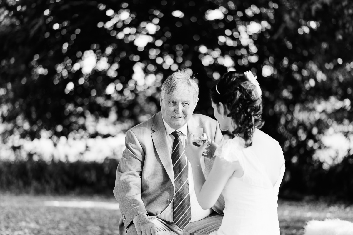 Hochzeit auf dem schönen Weiherhof Wächtersbach hochzeit_jc_weiherhof_waechtersbach_dreieich_hochzeitsfotograf_rhein-main_frankfurt_florian_leist_hochzeitsreportage_hochzeitsjournalismus_0031